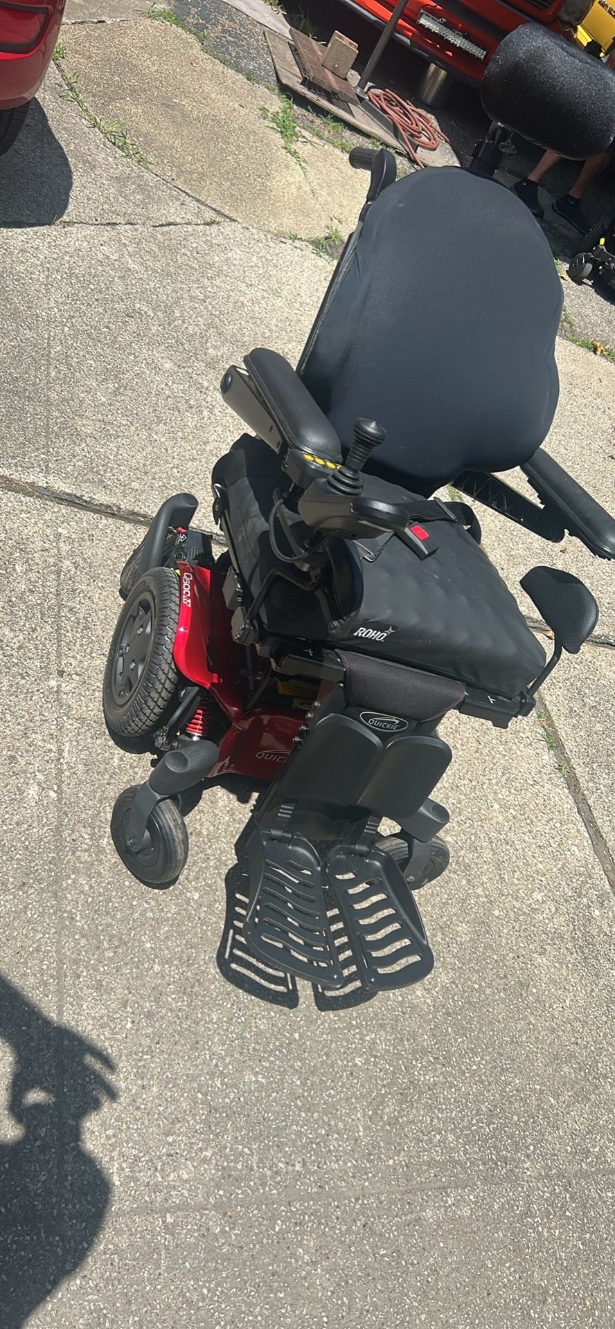 Quickie Q500m Wheelchair