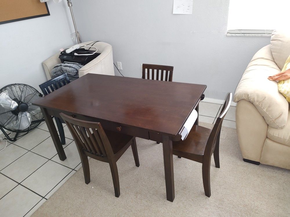 Children's School/ Craft Table With 4 Chairs