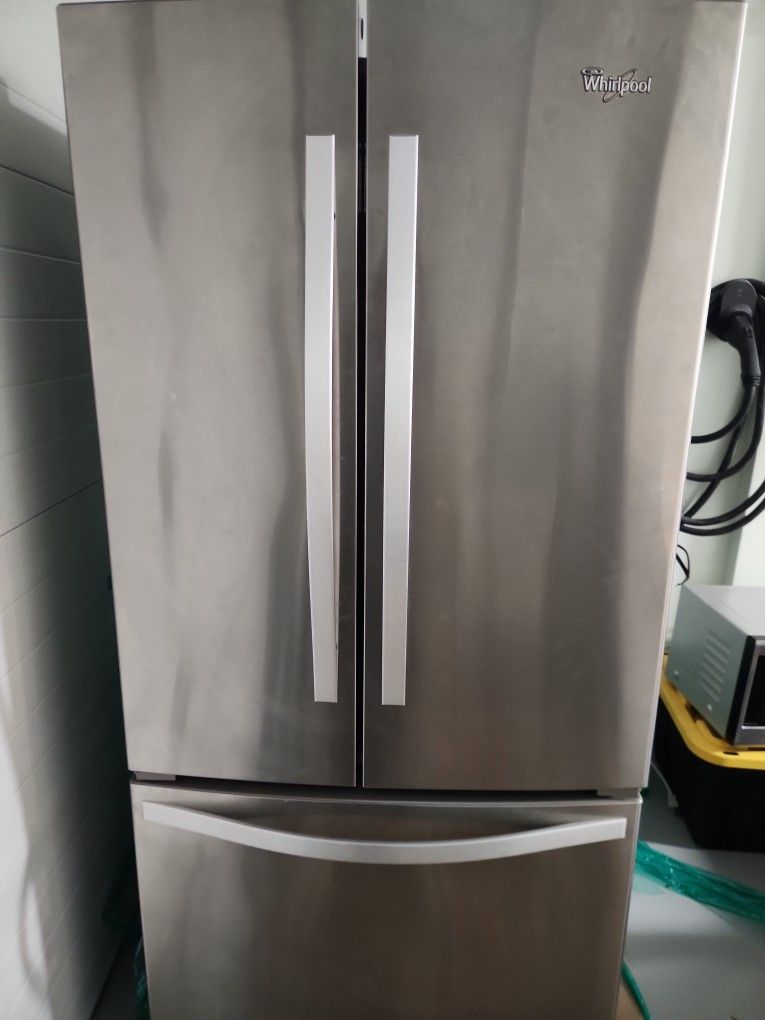 Like New Whirlpool
25.2 cu. ft. French Door Refrigerator in Fingerprint Resistant Stainless Steel with Internal Water Dispenser