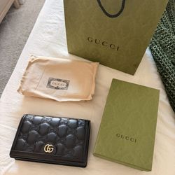 Gucci Calfskin GG Matelasse Chain Wallet Black