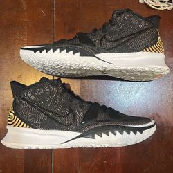 Kyrie 7 “Arctic Punch”