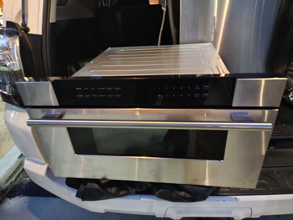 FORNO stainless microwave oven - never been used