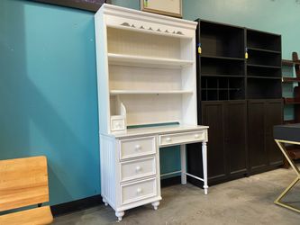 STANLEY FURNITURE Young America Collection White Writing Desk with Shelving Hutch