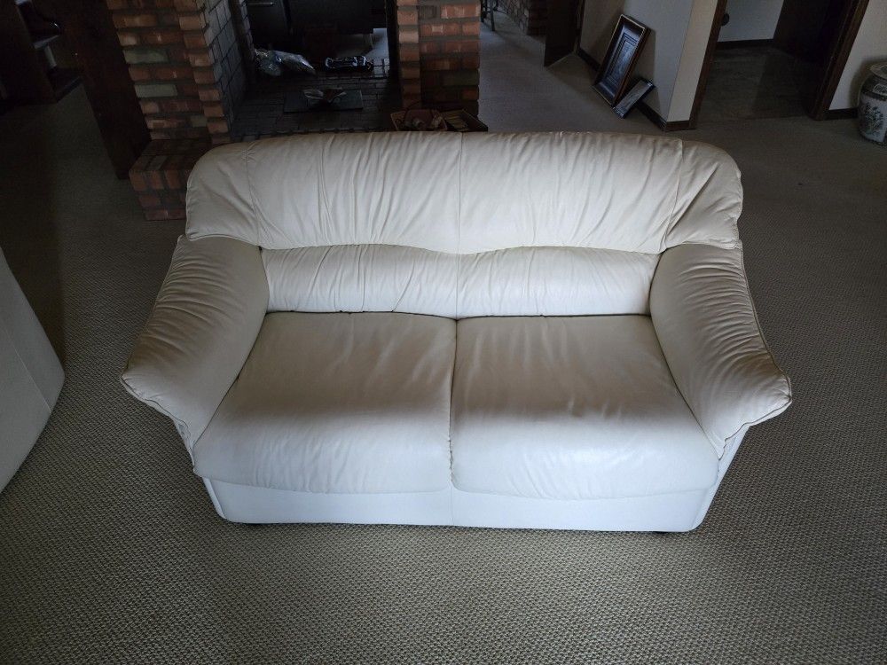 White real Leather Couch