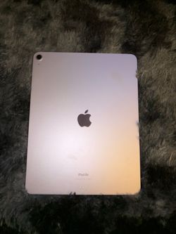 iPad Air 13 Inch  2 processor 128 GB like new condition with Charger