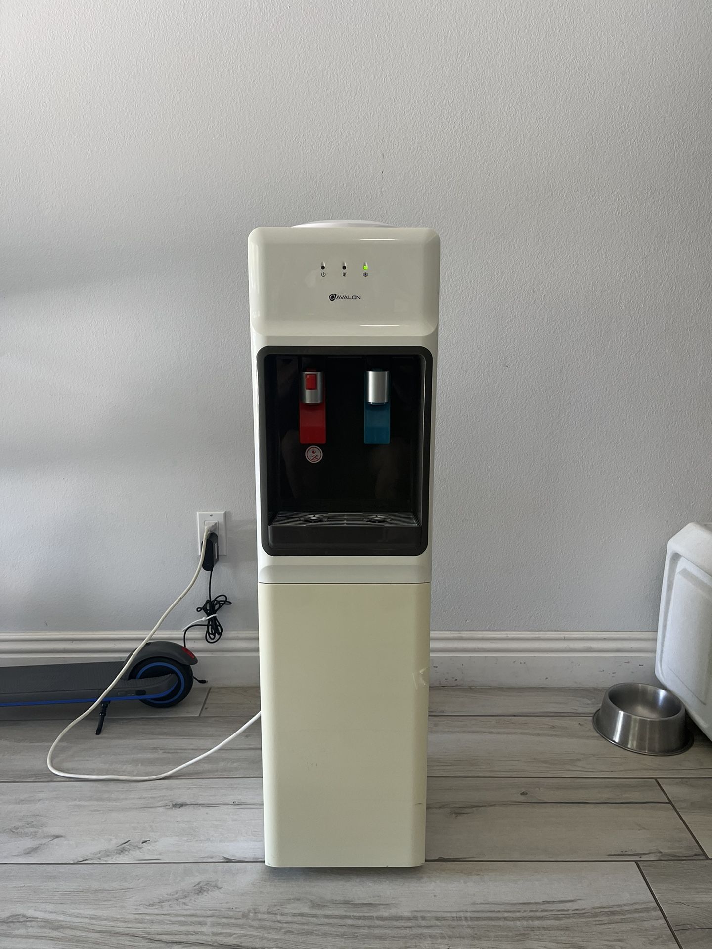 Avalon Top Load Water Cooler - Heater