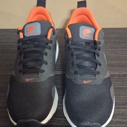 Nike Air Max Tavas - Mn(Sz 8.5)
