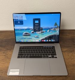 16" MacBook Pro Touchbar 32GB RAM*1TB SSD*2.4Ghz Intel 8 Core i9