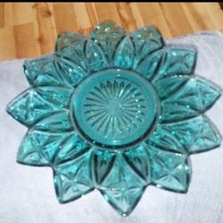Multiple Collectors Plates .  Mary Vickers, Currier & Ives ... etc