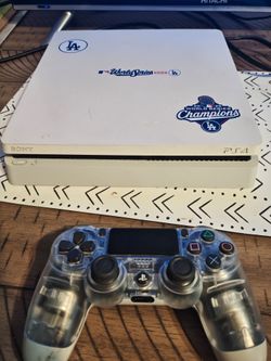 PS4 WHITE EDITION