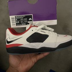 Mens/womens Nike Ishod