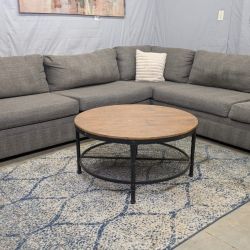 🛋️💥 Gray Big Sectional 💥 Free Delivery And Financing Available!