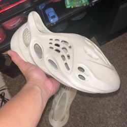 Yeezy Foam Runner