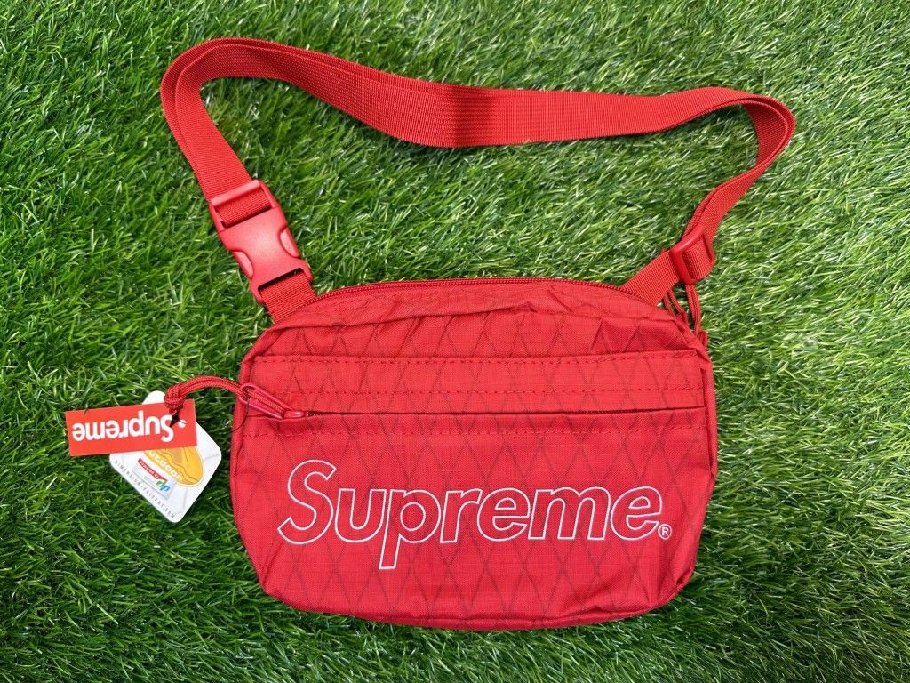 SUPREME REFLECTIVE CROSSOVER MESSENGER SHOULDER BAG RED WHITE DIAMOND CHECK SATCHEL NEW A5