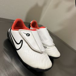 10.5 C US Nike Soccer Cleats Shoes  ⚽️ 👟 Kids Toddles 