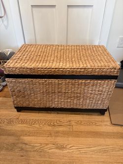 Wicker trunk
