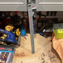 Milwaukee 10 Inch Pipe Wrench