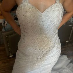 Bride Dress With Beautiful Details Size 8 Can Fit Really Well