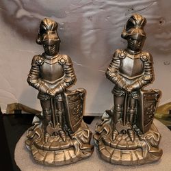 1963 MID-CENTURY ARMORED KNIGHTS STATUE BOOKENDS UNIVERSAL STATUARY CORP 12" TALL 