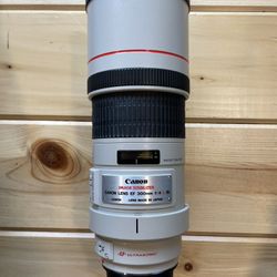 Cannon Lens EF 300mm 1:4 L IS