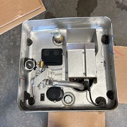 12 Gal Suburban Water Heather 1 Year Old 