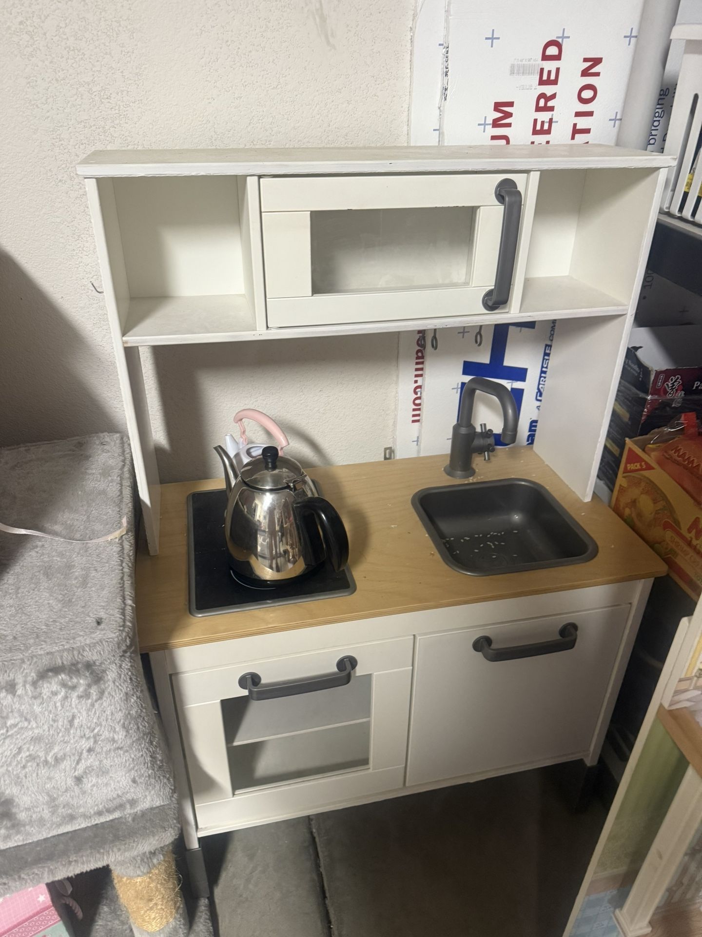 Play Kitchen