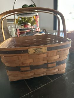 The Longaberger J.W. Collection 1992 Edition Cake Basket