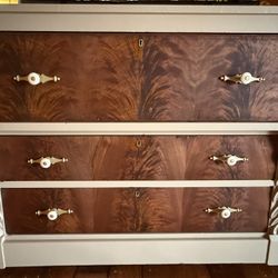 Vintage 3 Drawer Dresser 