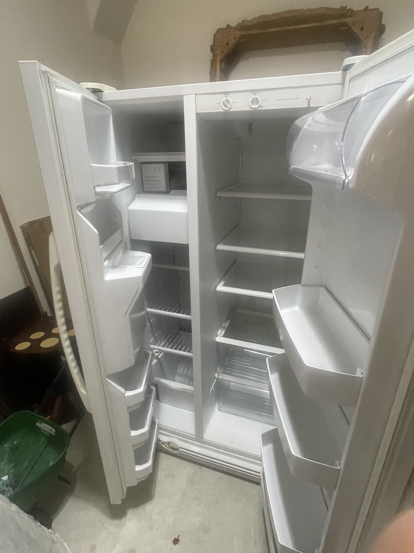 Large cu ft Side By Side Refrigerator/freezer for Sale in Houston, TX