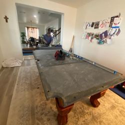 Pool Table ⚒️🔧🚚