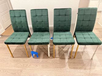 NORDICANA Luxury Velvet Dining Chairs – Set of 4 (Gold Legs)