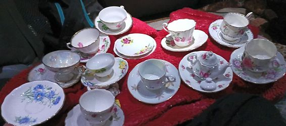 Vintage/Antique teacups and saucers collection  10 sets