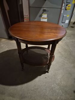 Ethan Allen Ethan Allen Freeport Oval End Table
