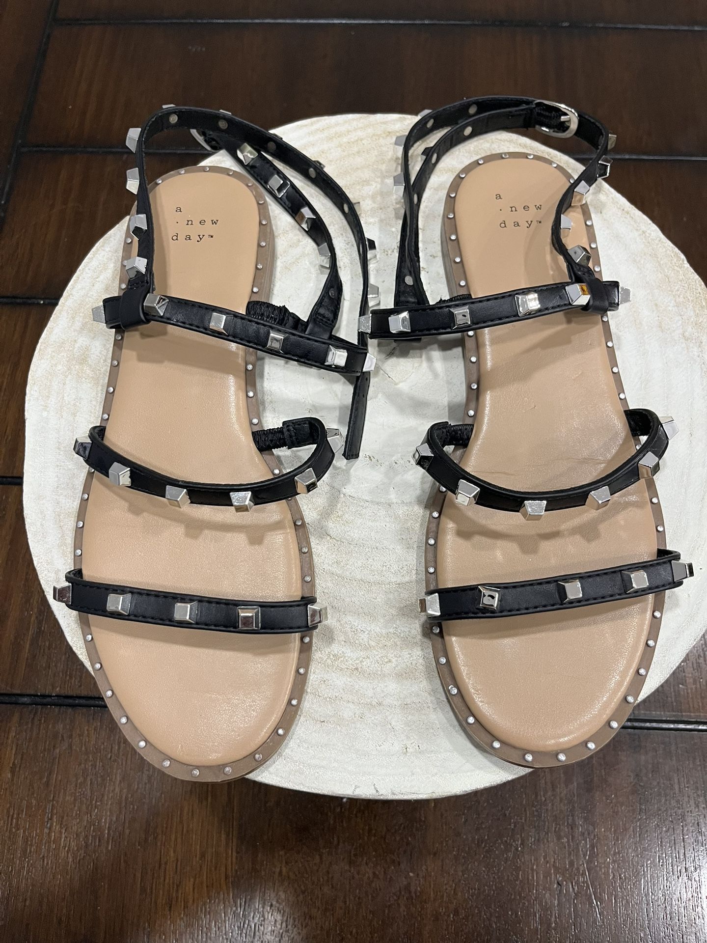 A New Day Black Strappy Sandal Flats Ankle Strap Sandals Women's Shoes Size 8