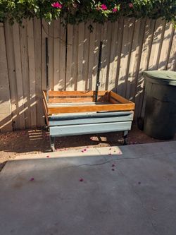 Free metal frame  on wheels