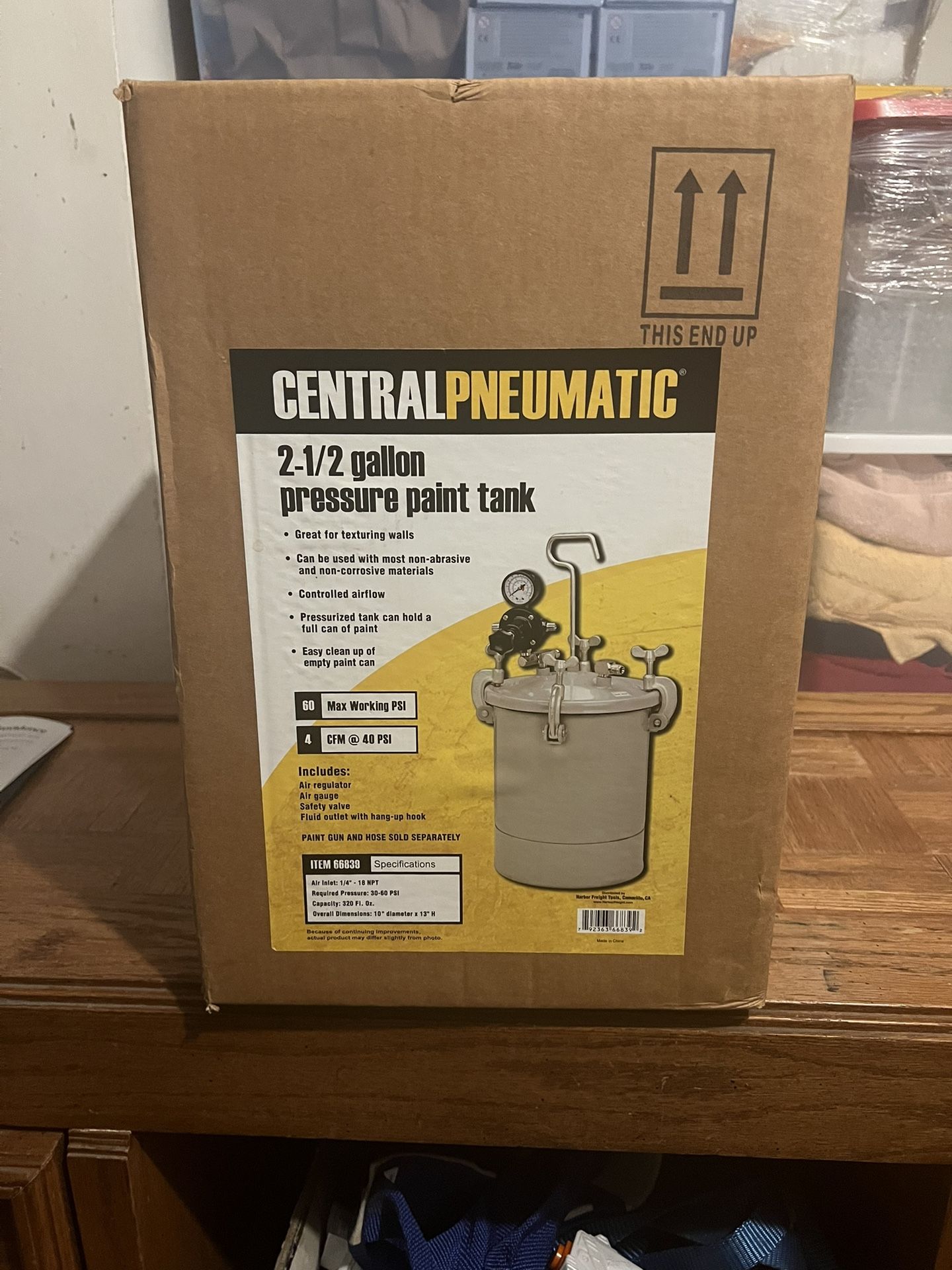 CENTRAL PNEUMATIC 2-1/2 gal. Air Pressure Paint Tank