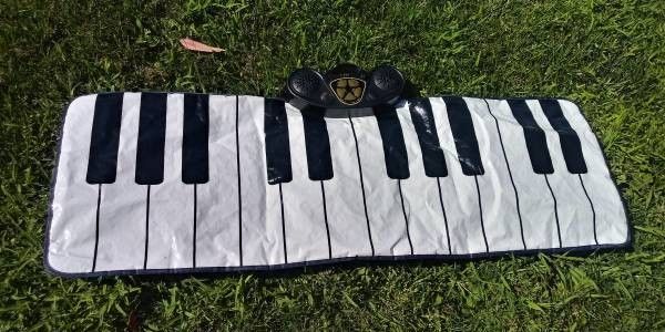 FAO SCHWARZ GIANT 53 INCH KEYBOARD PIANO