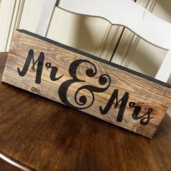 Mr & Mrs Sign 