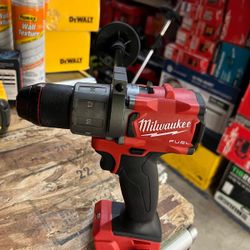 MILWAUKEE M18 CORDLESS HAMMER DRILL FUEL BRUSHLESS $110 USED 