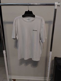 Columbia white men's shirt, Omni freeze zero, sweat activated cooling, size L