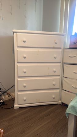 5 drawer white dresser