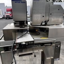 Automatic meat wrapper