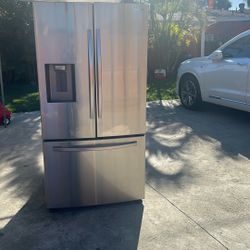 Samsung Refrigerator 36” With 70” Tall 