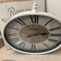 Grayson Lane Large White Roman Numeral Wall Clock with Finial 18 x 16.  Excellent Condition. Ready for pickup or ship .📦   Runs on one AA battery (no