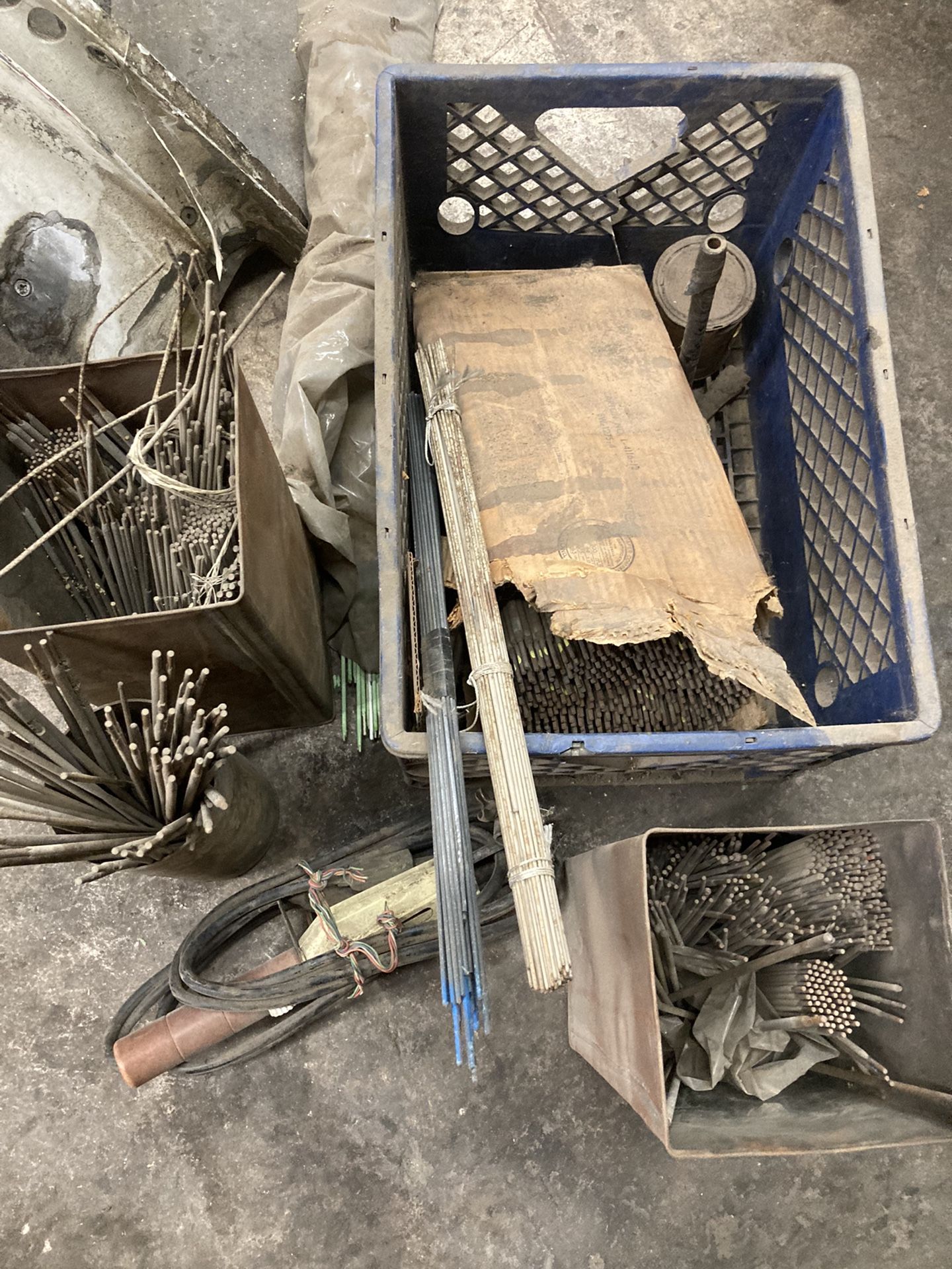 Lot of Arc Welding Rod