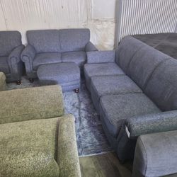 Brand New Rockway Navy High End 4pc Living Room Set (Read description)