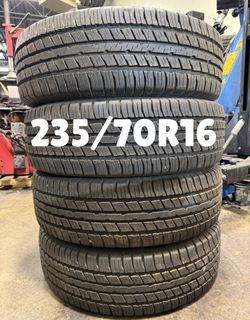 Four 235/70R16 Sumitomo HT