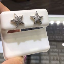 10k Gold Diamond 3D Style Earrings With Screw Back  Big  Big Diamond 💎💎💎💎💎⭐️⭐️⭐️⭐️