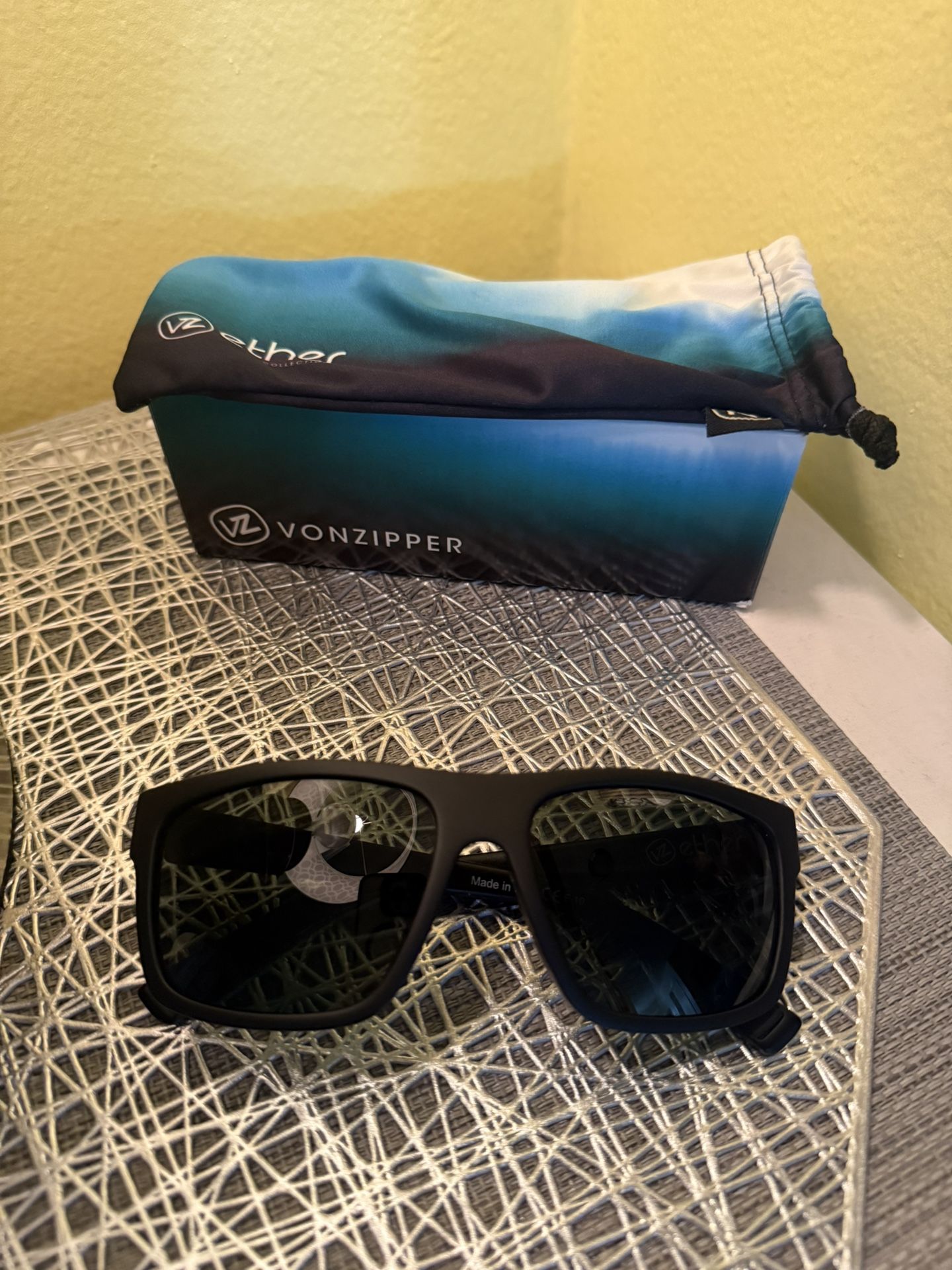 VONZIPPER SPEEDTUCK ETHER SUNGLASSES