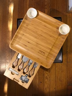 Max Moxie natural bamboo cheese board